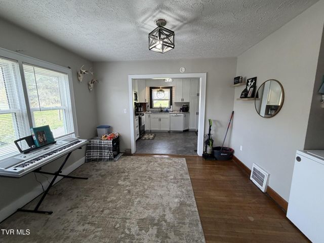 723 Northeast Park Avenue, Norton, VA 24273