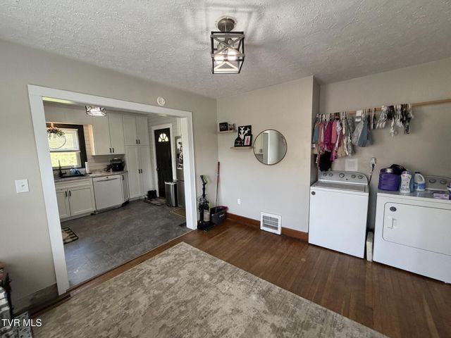 723 Northeast Park Avenue, Norton, VA 24273