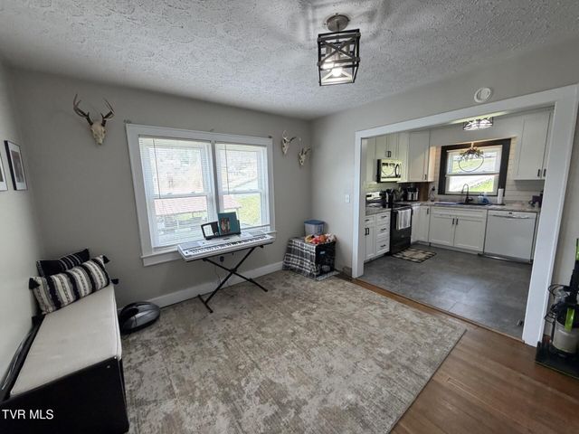 723 Northeast Park Avenue, Norton, VA 24273