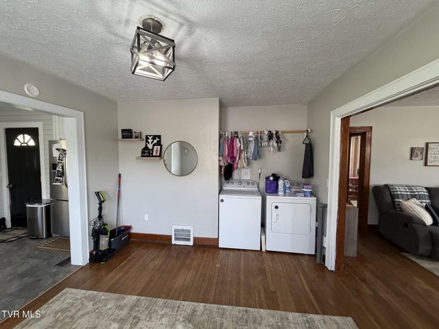 723 Northeast Park Avenue, Norton, VA 24273