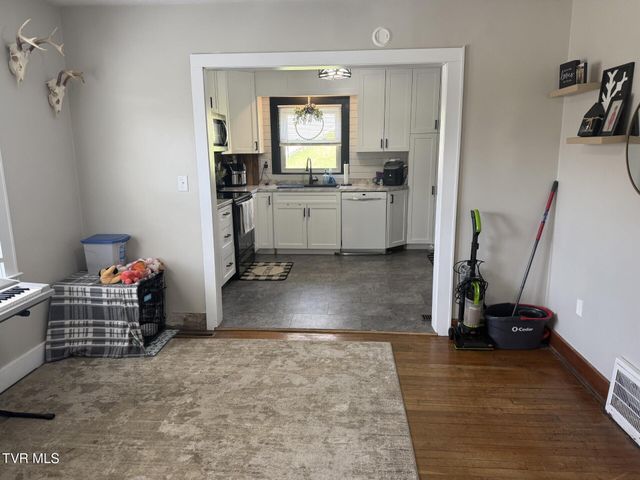 723 Northeast Park Avenue, Norton, VA 24273