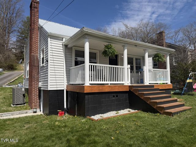 723 Northeast Park Avenue, Norton, VA 24273