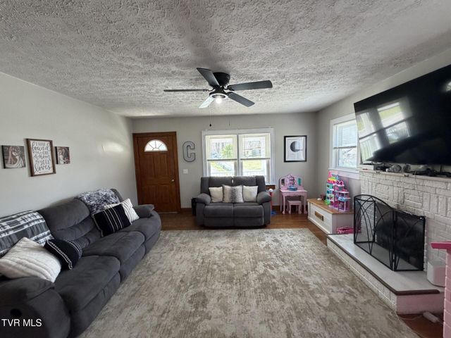 723 Northeast Park Avenue, Norton, VA 24273