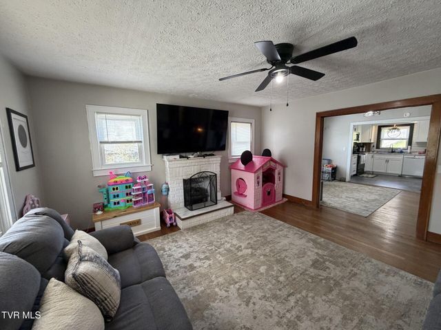 723 Northeast Park Avenue, Norton, VA 24273