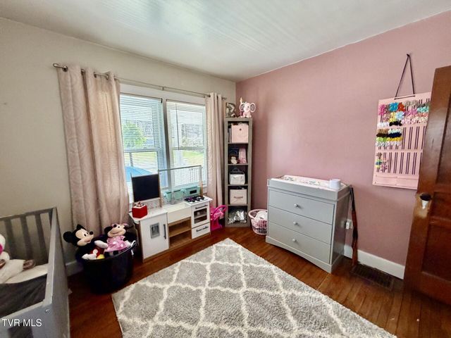 723 Northeast Park Avenue, Norton, VA 24273