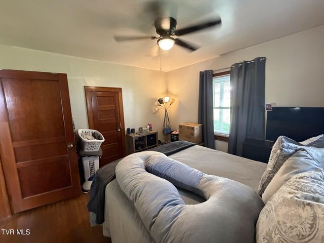 723 Northeast Park Avenue, Norton, VA 24273