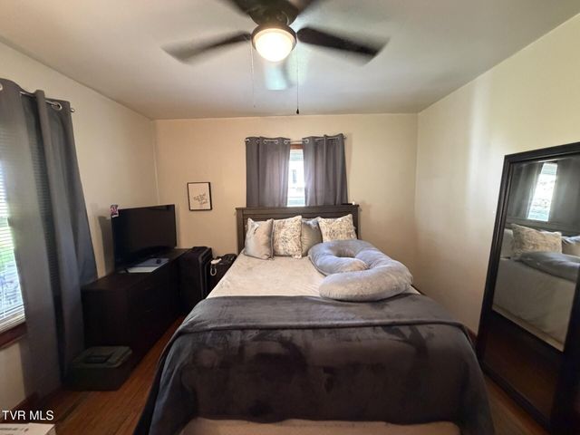 723 Northeast Park Avenue, Norton, VA 24273