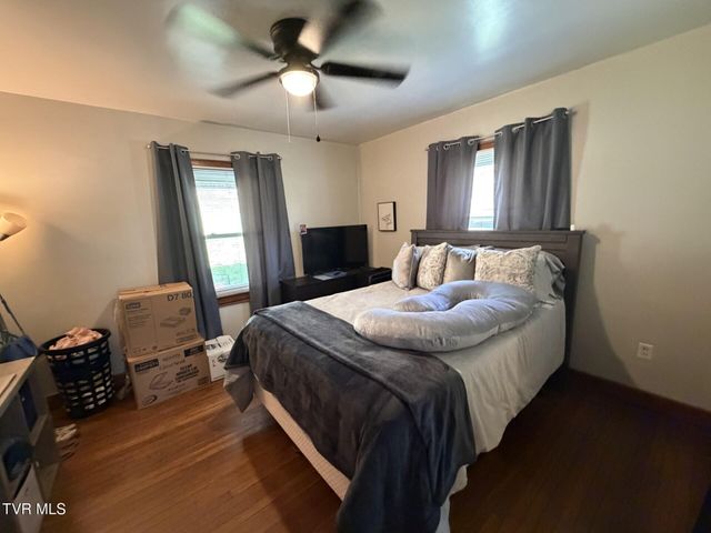 723 Northeast Park Avenue, Norton, VA 24273