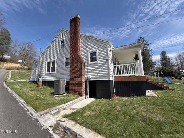 723 Northeast Park Avenue, Norton, VA 24273