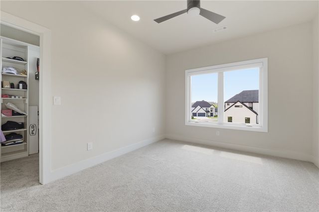 8001 W Ardmore Street, Rogers, AR 72758