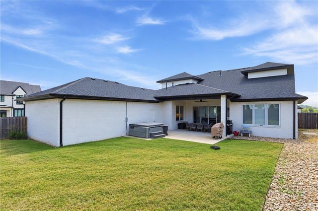 8001 W Ardmore Street, Rogers, AR 72758