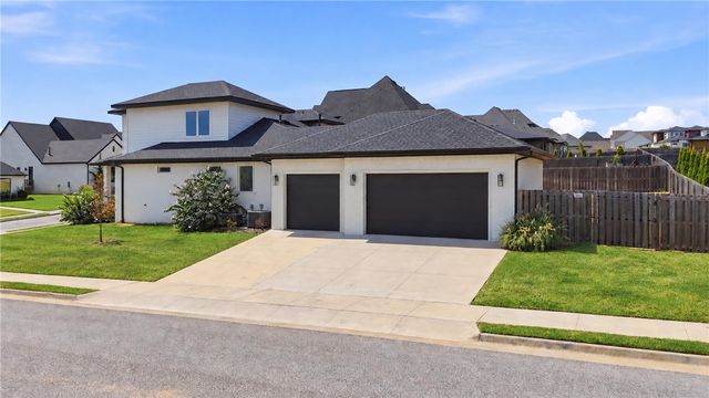 8001 W Ardmore Street, Rogers, AR 72758