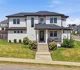8001 W Ardmore Street, Rogers, AR 72758