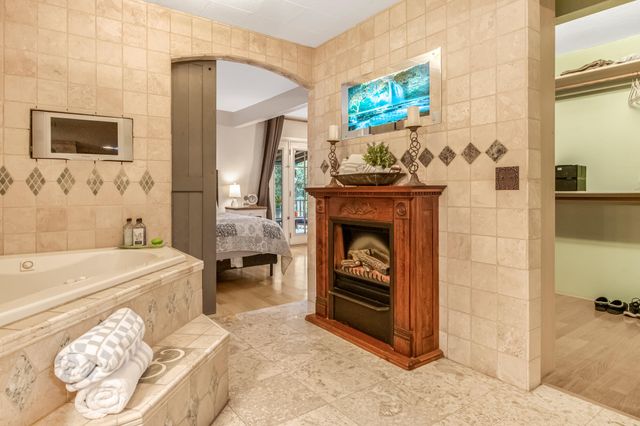 2505 S Ben Maddox Way, Visalia, CA 93292