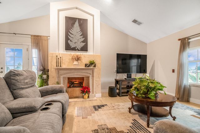 2505 S Ben Maddox Way, Visalia, CA 93292