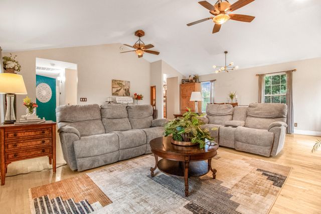 2505 S Ben Maddox Way, Visalia, CA 93292