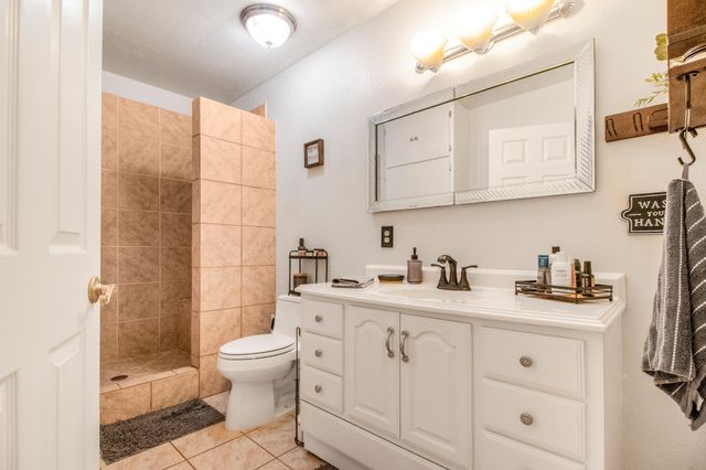 2505 S Ben Maddox Way, Visalia, CA 93292