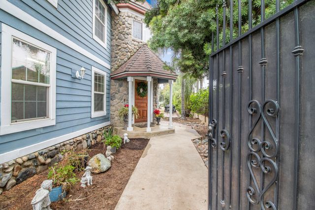 2505 S Ben Maddox Way, Visalia, CA 93292