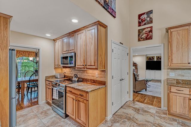 6658 Leffler LN, Roanoke, VA 24018