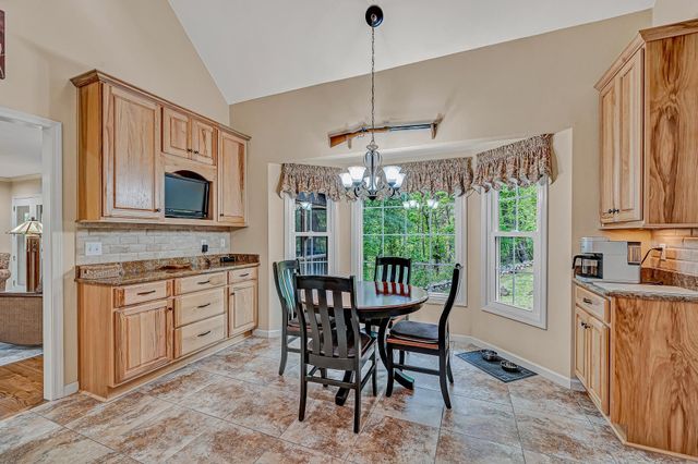 6658 Leffler LN, Roanoke, VA 24018