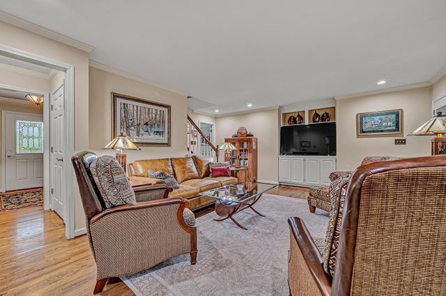 6658 Leffler LN, Roanoke, VA 24018