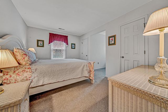 6658 Leffler LN, Roanoke, VA 24018