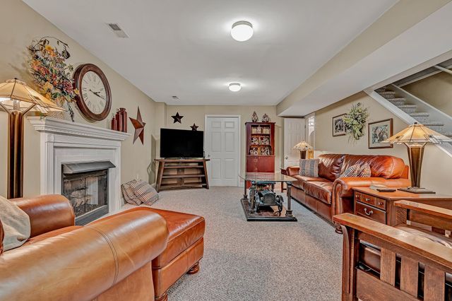 6658 Leffler LN, Roanoke, VA 24018