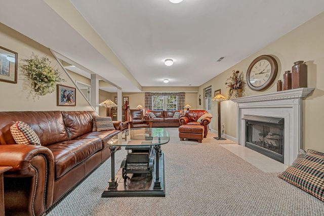 6658 Leffler LN, Roanoke, VA 24018