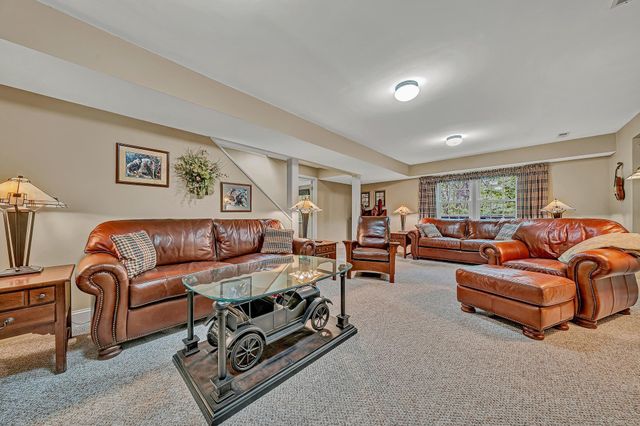 6658 Leffler LN, Roanoke, VA 24018
