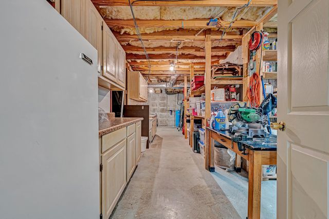6658 Leffler LN, Roanoke, VA 24018