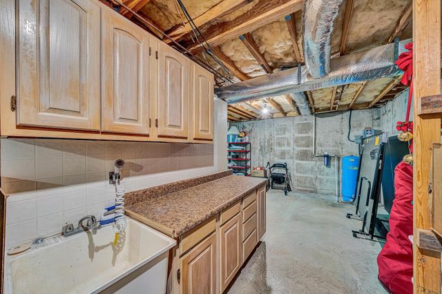 6658 Leffler LN, Roanoke, VA 24018