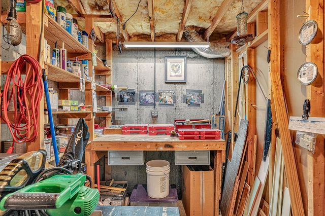 6658 Leffler LN, Roanoke, VA 24018