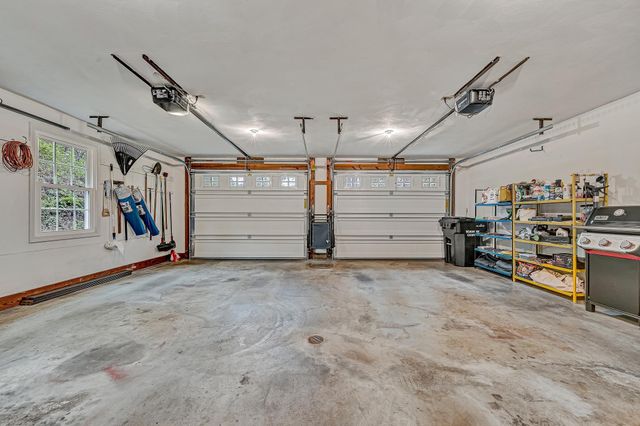 6658 Leffler LN, Roanoke, VA 24018