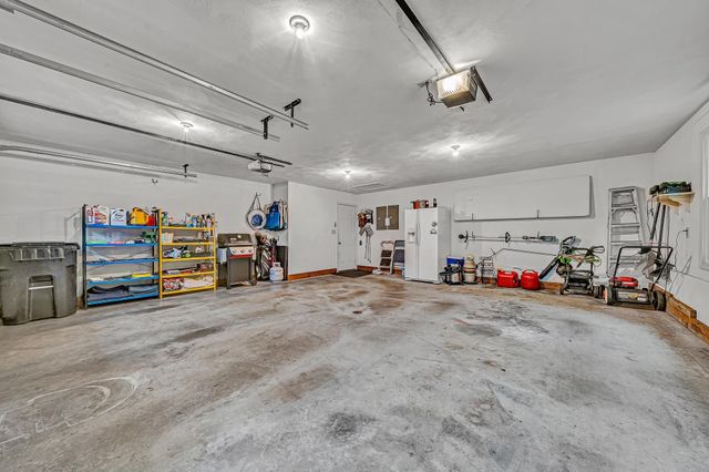6658 Leffler LN, Roanoke, VA 24018