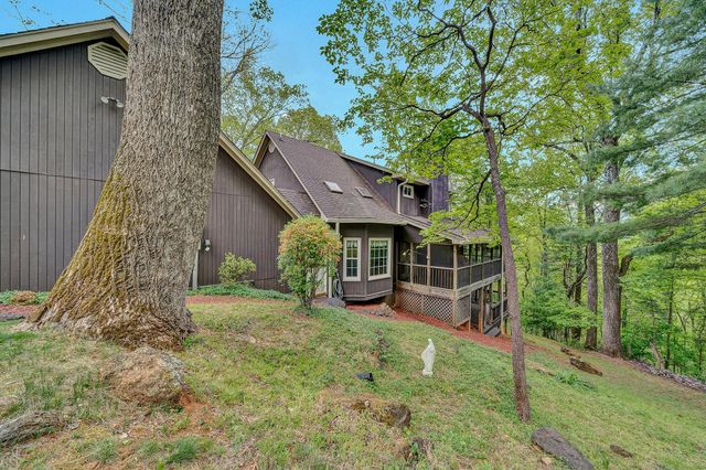 6658 Leffler LN, Roanoke, VA 24018