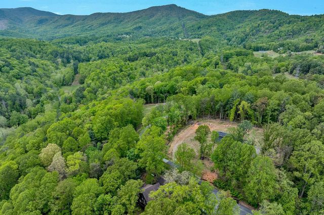 6658 Leffler LN, Roanoke, VA 24018