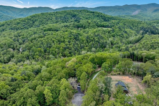 6658 Leffler LN, Roanoke, VA 24018