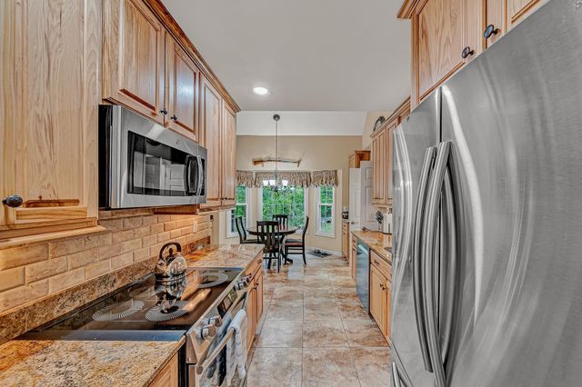 6658 Leffler LN, Roanoke, VA 24018