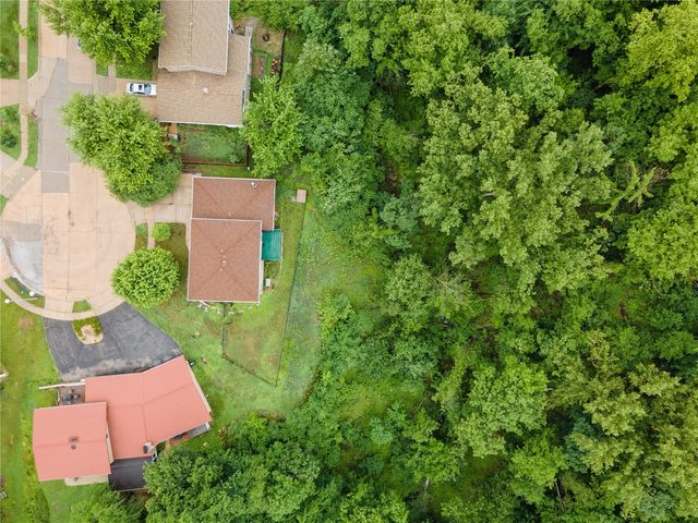 3106 Blue Ridge Ct NE, Cedar Rapids, IA 52402