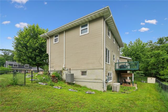 3106 Blue Ridge Ct NE, Cedar Rapids, IA 52402