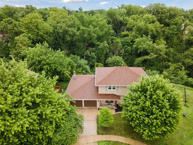 3106 Blue Ridge Ct NE, Cedar Rapids, IA 52402