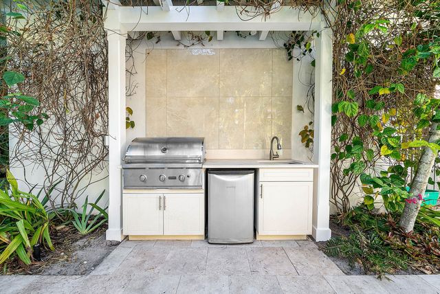 120 Grove Way, Delray Beach, FL 33444