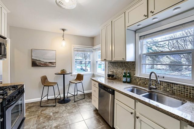 2960 Zarthan Avenue S, Saint Louis Park, MN 55416