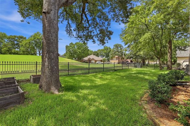79 Melrose Drive, Montgomery, TX 77356