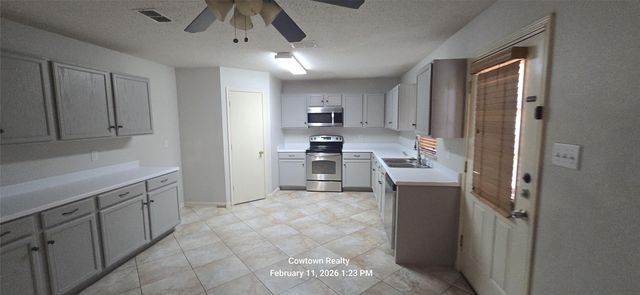 5532 Costa Mesa Drive, Fort Worth, TX 76244