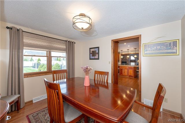 7182 Winbert Drive, Wheatfield, NY 14120