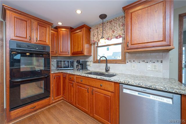 7182 Winbert Drive, Wheatfield, NY 14120
