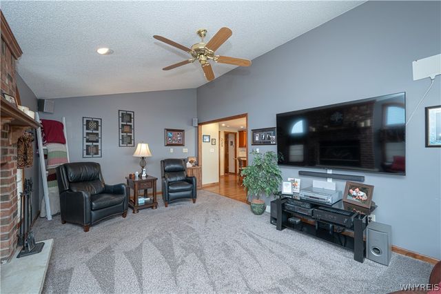 7182 Winbert Drive, Wheatfield, NY 14120