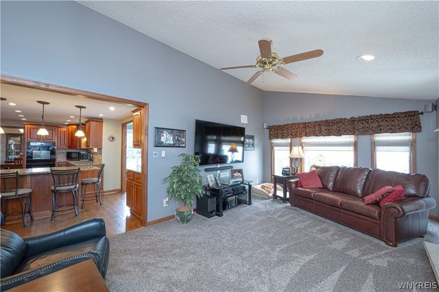 7182 Winbert Drive, Wheatfield, NY 14120
