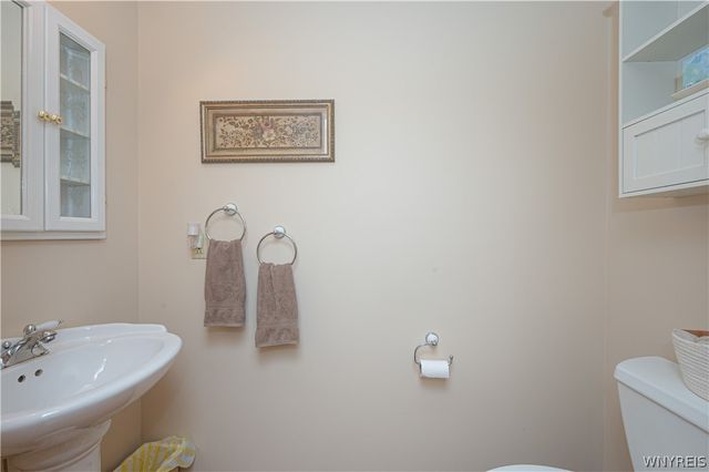 7182 Winbert Drive, Wheatfield, NY 14120